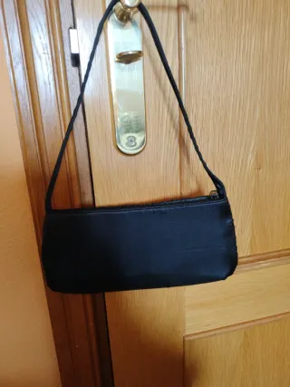 Bolso de fiesta lentejuelas plata y negro.