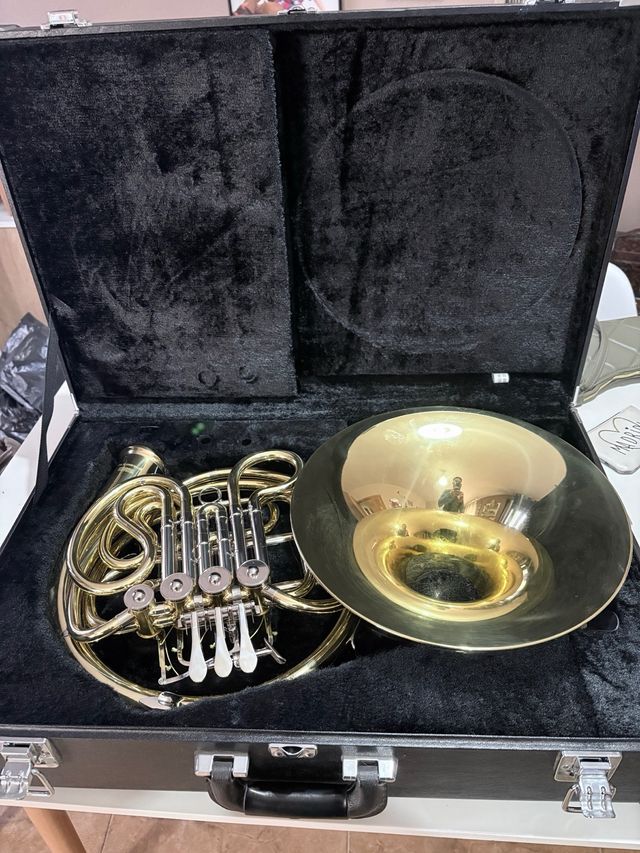 Trompa Doble Yamaha 567D