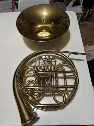 Trompa Doble Yamaha 567D