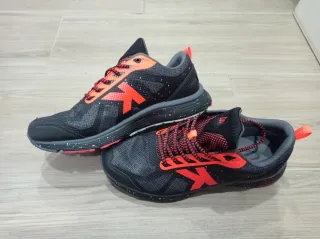Zapatillas Kelme Talla 44 Negras y Naranjas