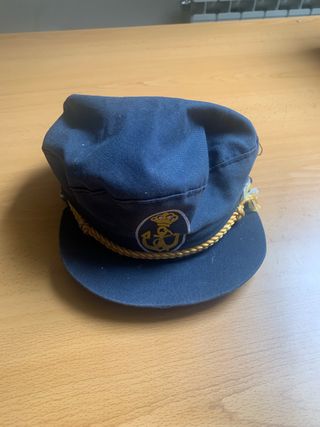 Gorra marinero azul con cordón dorado