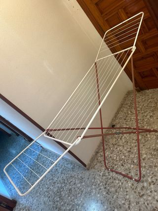 Tendedero plegable blanco y rojo
