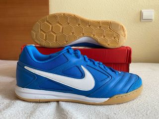Nike Gato Talla 43 Azul y Blanco