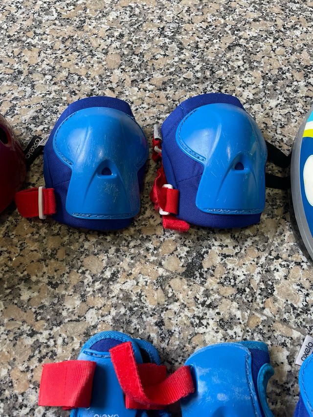 Casco y protecciones patinaje infantil