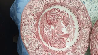 4 piatti fondi inglesi rossi e bianchi