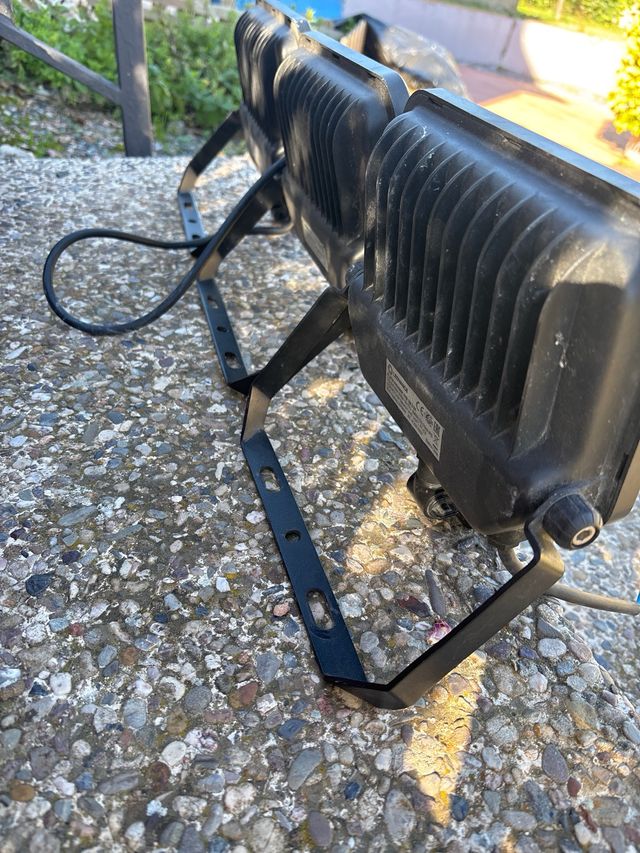 Focos LED con sensor de movimiento LEDVANCE