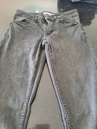 Pantalón pitillo hombre negro