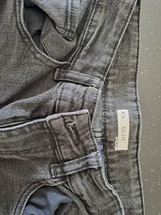 Pantalón pitillo hombre negro