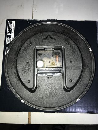 Orologio da parete nero in plastica