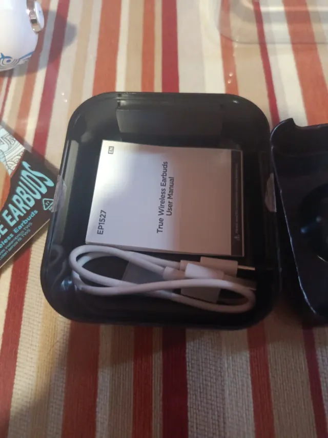 Auriculares Inalámbricos Azules y Blancos