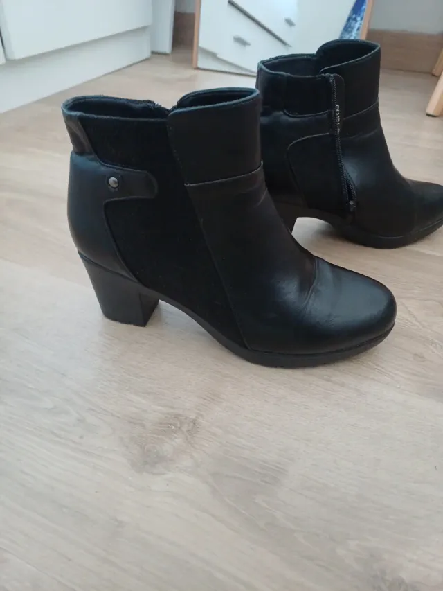 Botines negros tacón