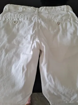 Pantalón corto hombre blanco