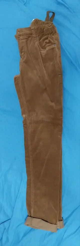 Pantalones marrones para niño