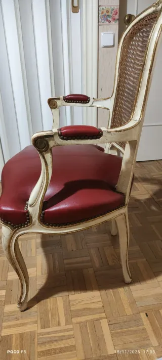 Silla Estilo Luis XVI con asiento de piel