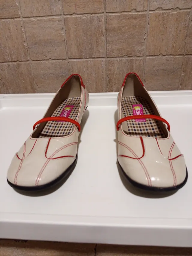 Merceditas Itziar Vintage Beige y Rojo