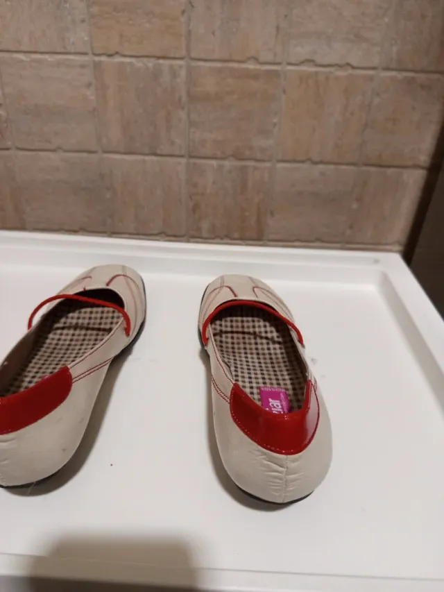 Merceditas Itziar Vintage Beige y Rojo