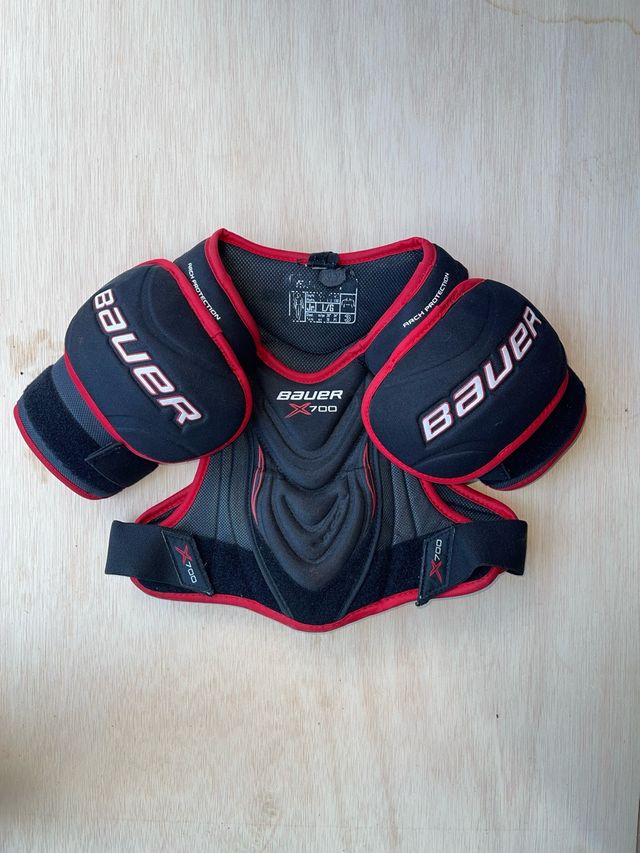Peto Hockey Hielo Bauer X700