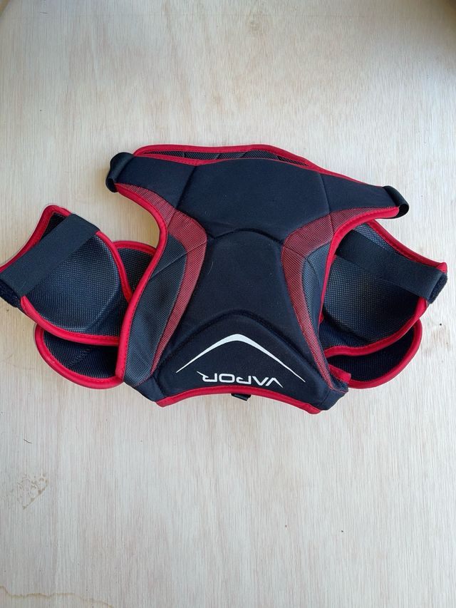 Peto Hockey Hielo Bauer X700