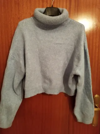 Jersey azul cuello alto