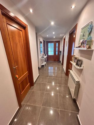 Conjunto puertas madera color cerezo