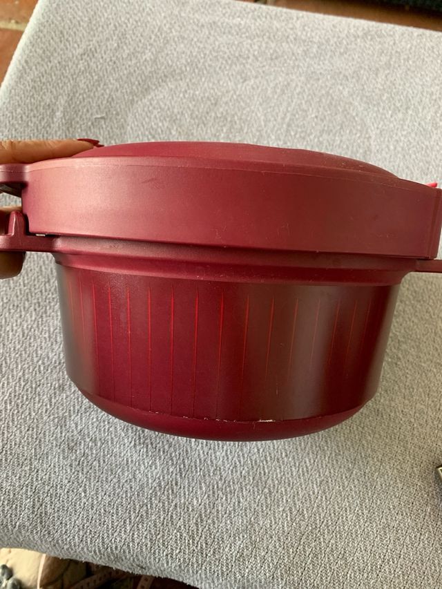Olla Express Tupperware Roja