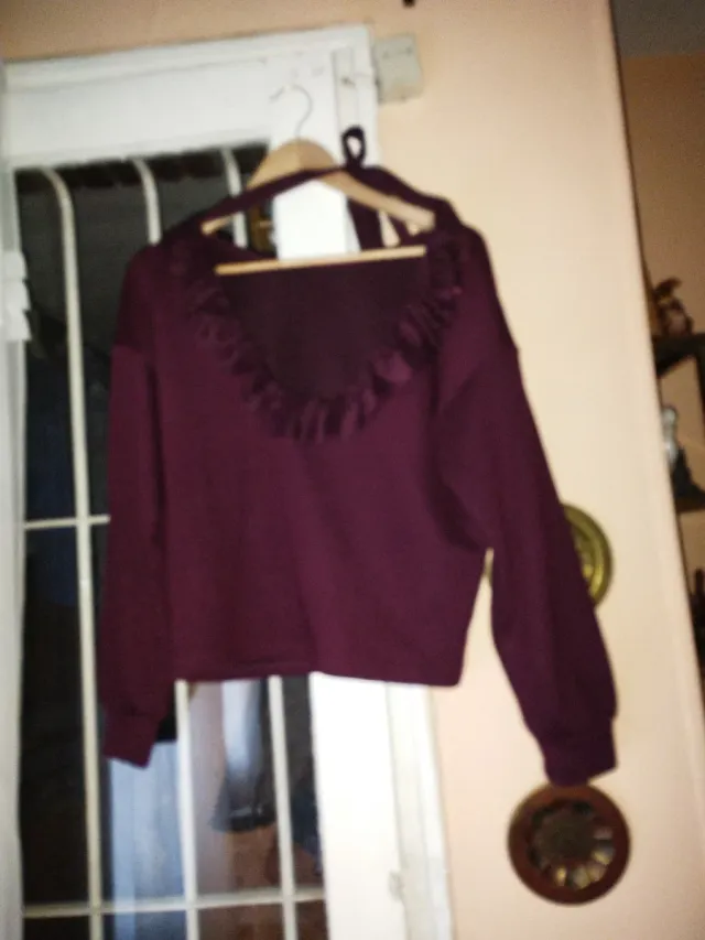 Jersey morado con volantes