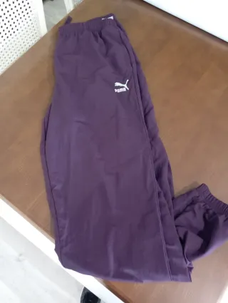 Pantalón chándal Puma morado chica. Talla 15-16 añ