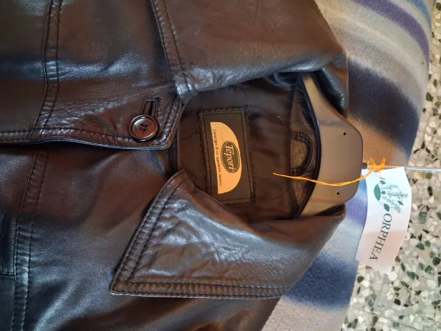 Soprabito in pelle nera