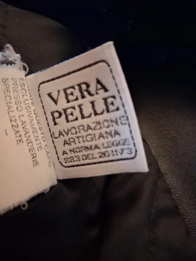 Soprabito in pelle nera