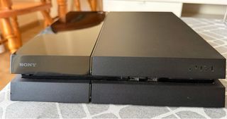PlayStation 4 Negra + 2 Mandos Originales