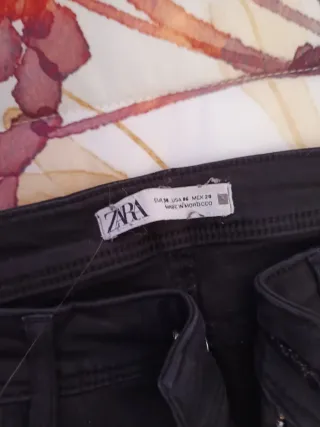 Pantalón vaquero negro