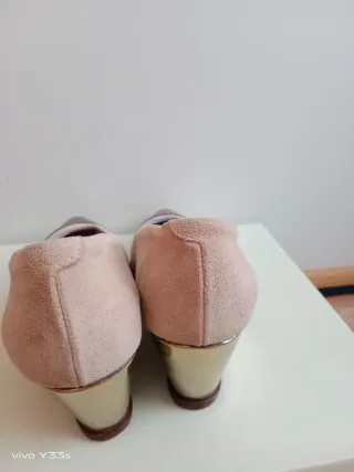 Zapatos cuña beige y dorado