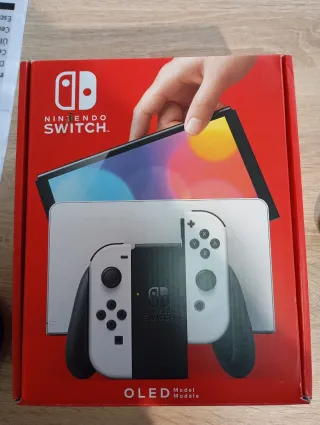 Nintendo Switch OLED Bianca. Senza alcun utilizzo.