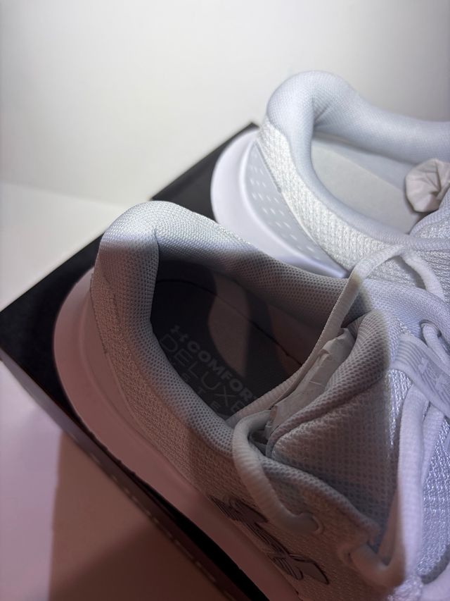 Sneakers Under Armour