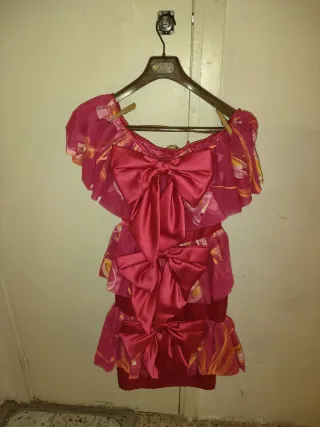 Vestido fiesta rosa con lazos