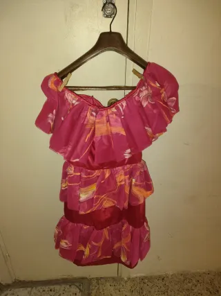 Vestido fiesta rosa con lazos