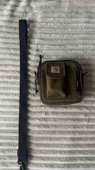 Riñonera Carhartt verde y negra