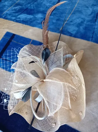 Tocado artesanal ceremonia pluma faisán