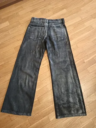 Pantalón Zara negro, acabado metalizado T13-14 año