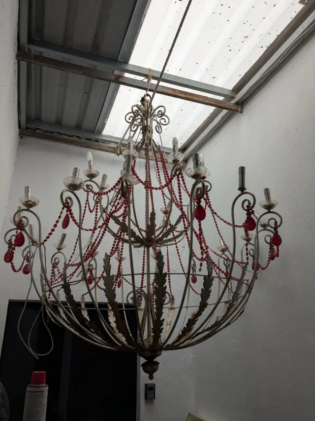 Gran lámpara colgante de metal y cristal