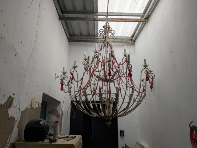 Gran lámpara colgante de metal y cristal