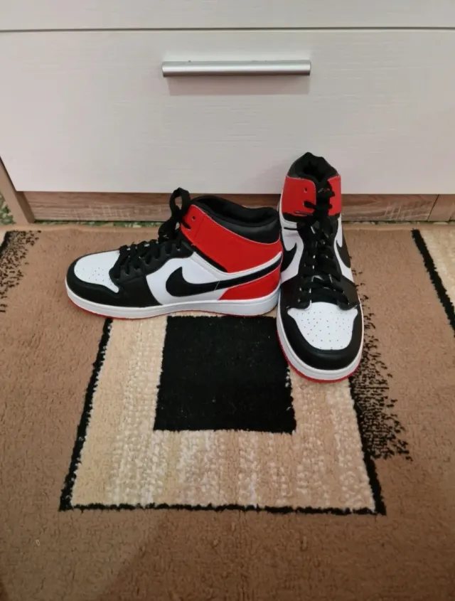 Zapatillas Botín  Rojas y Negras imitación