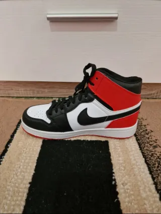 Zapatillas Botín  Rojas y Negras imitación