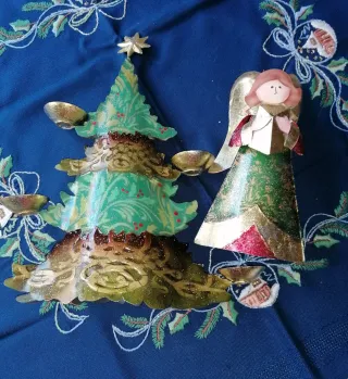 Árbol de Navidad y Ángel de Hojalata