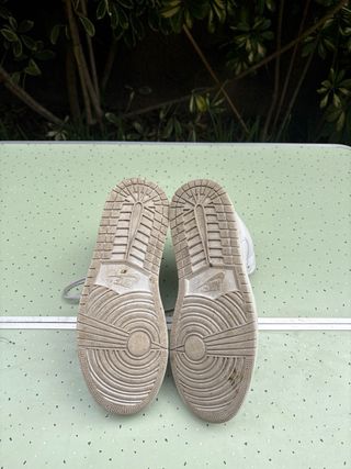 Nike Air Jordan Mid Blancas