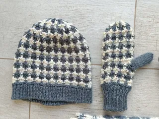 Conjunto gorra, bufanda y guantes