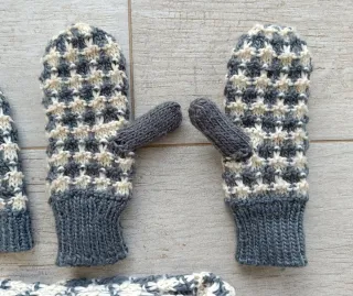 Conjunto gorra, bufanda y guantes