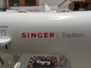 Máquina de coser Singer Tradition 2282