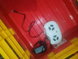 Trattore elettrico per bambini con rimorchio