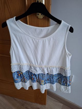 Top blanco de tirantes corto talla L